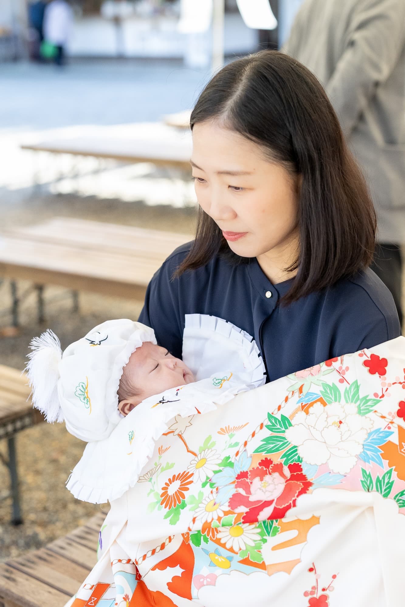 七五三の子供とお宮参りの赤ちゃん