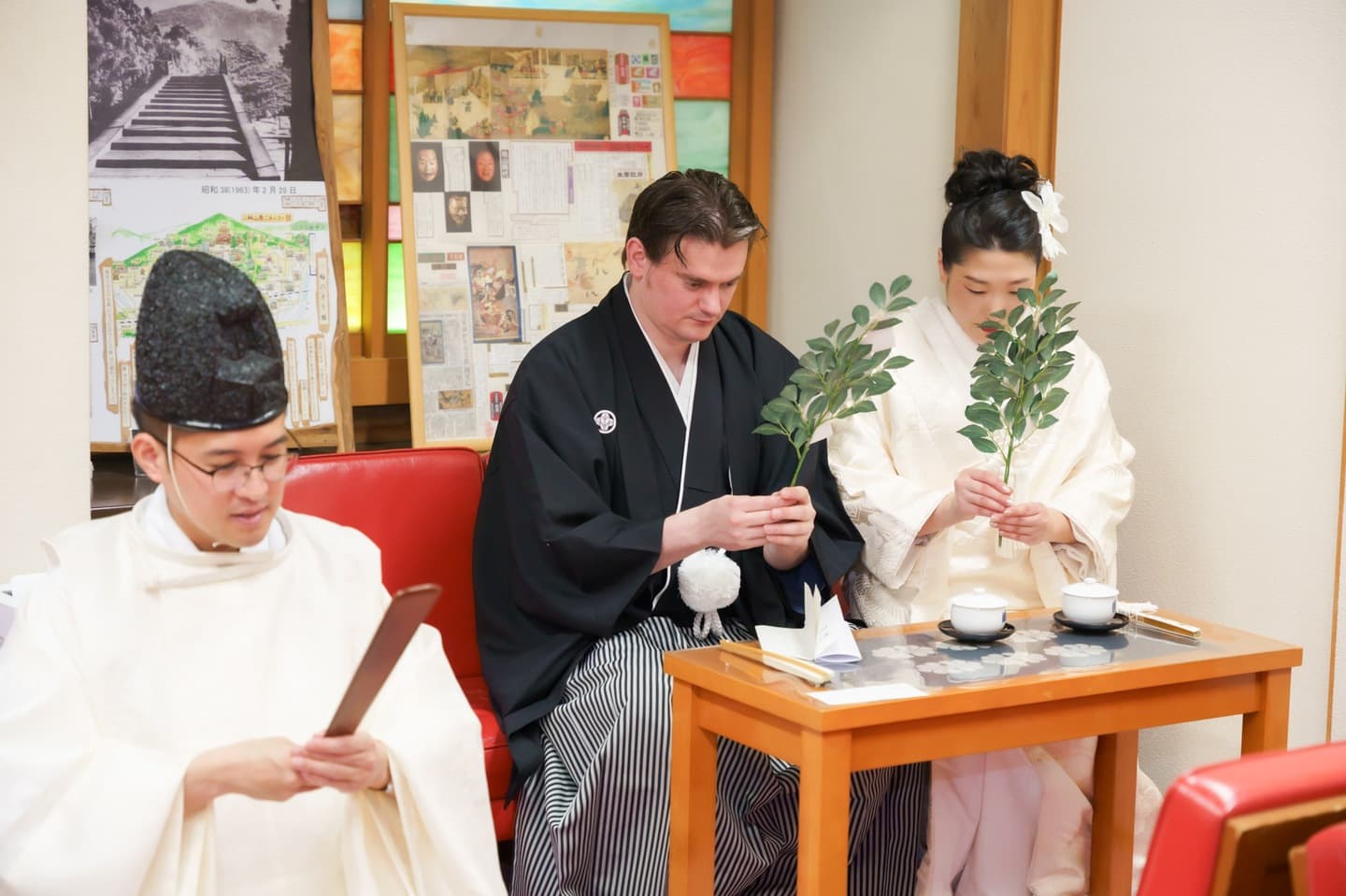 神社で結婚式の白無垢の花嫁