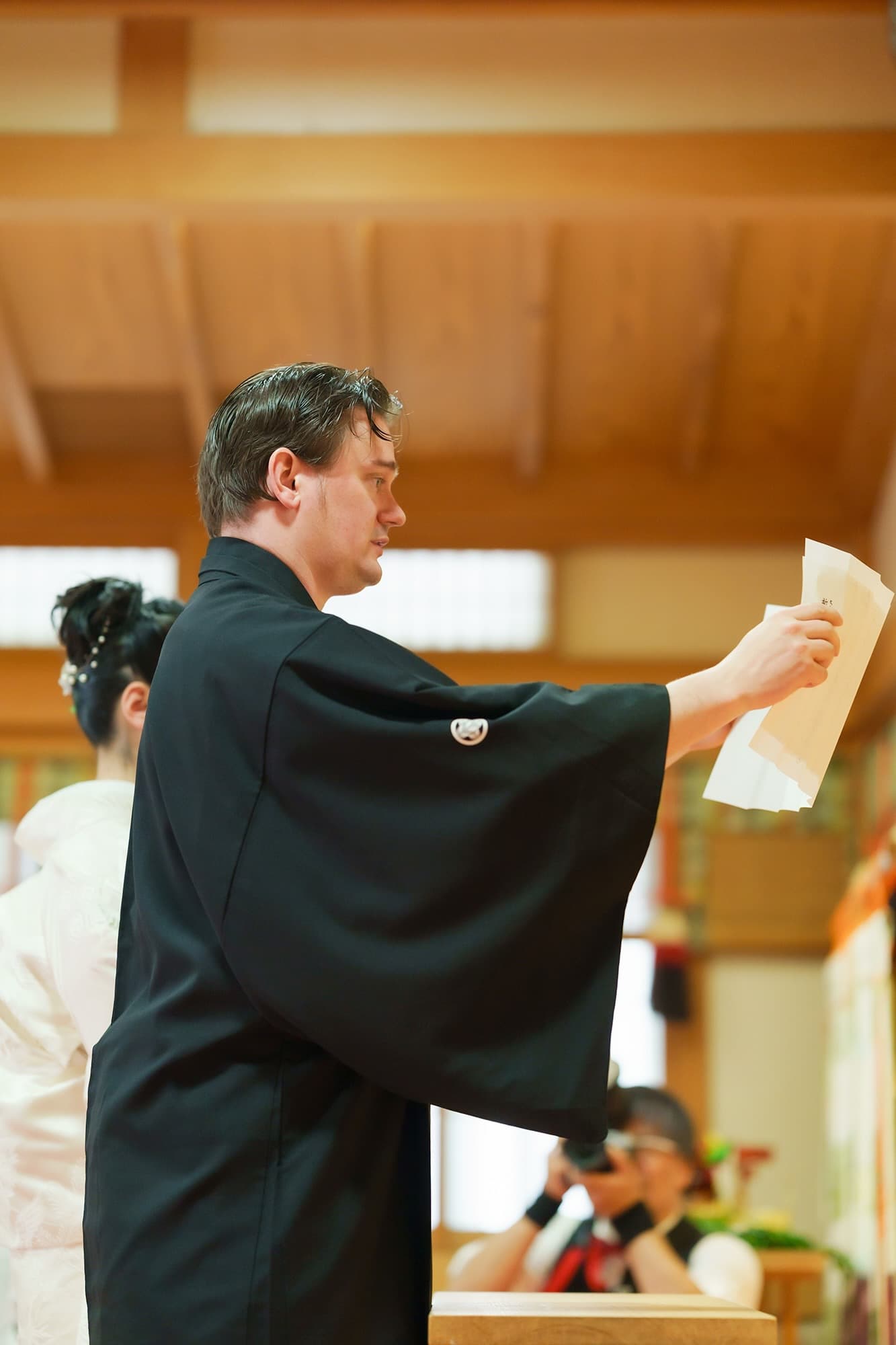 神社で結婚式の白無垢の花嫁