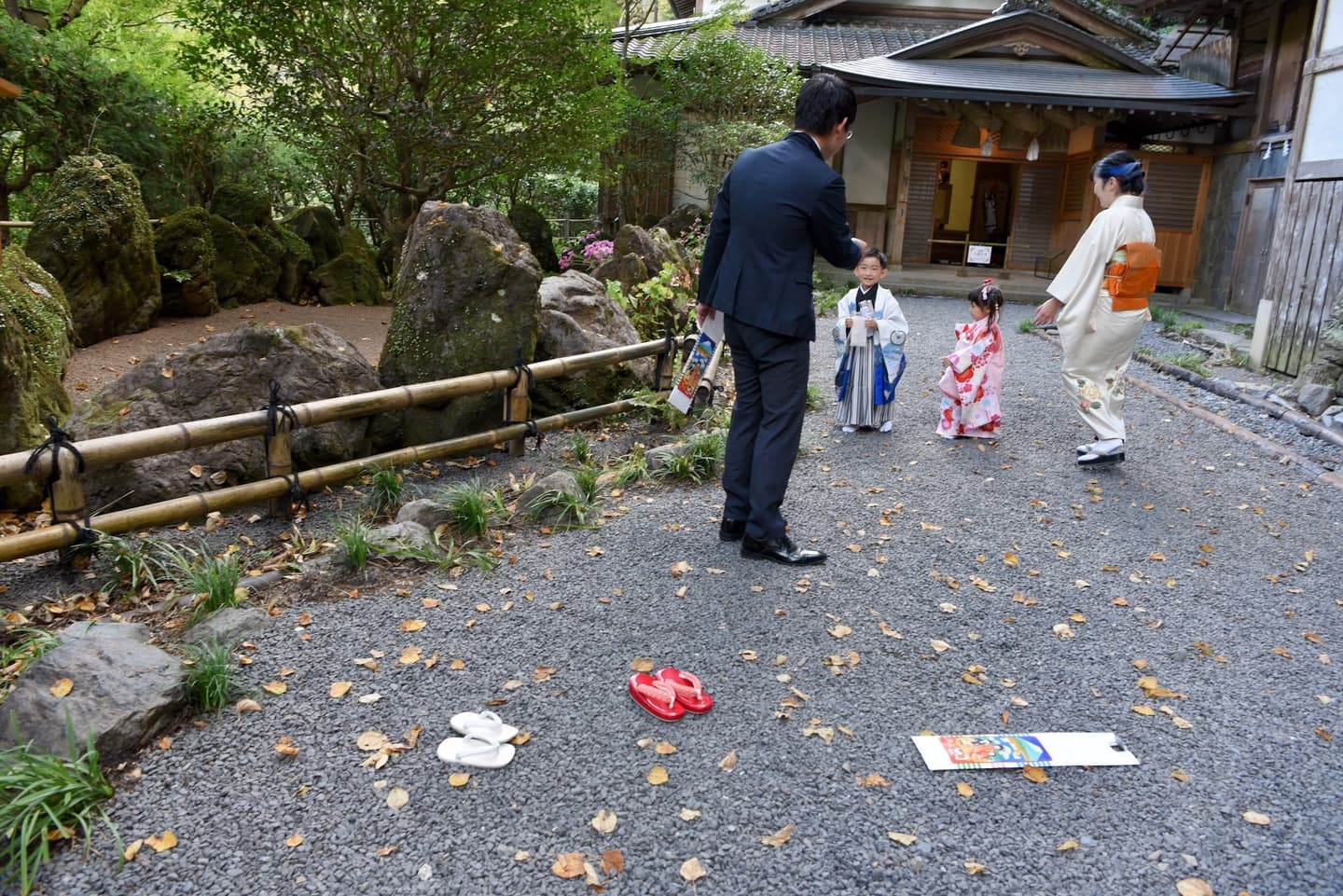 お宮参りや七五三の子供の写真