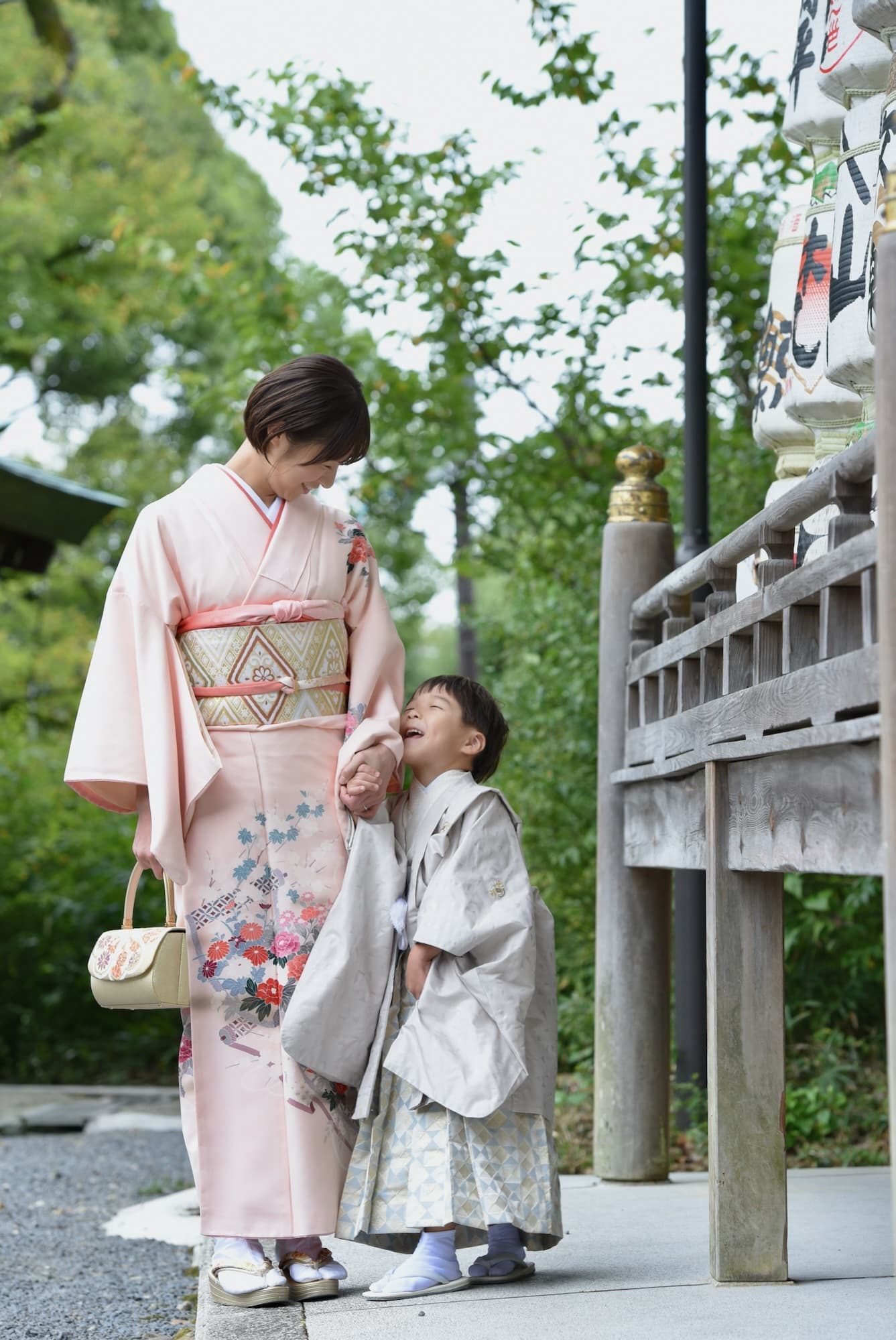 お宮参りや七五三の子供の写真