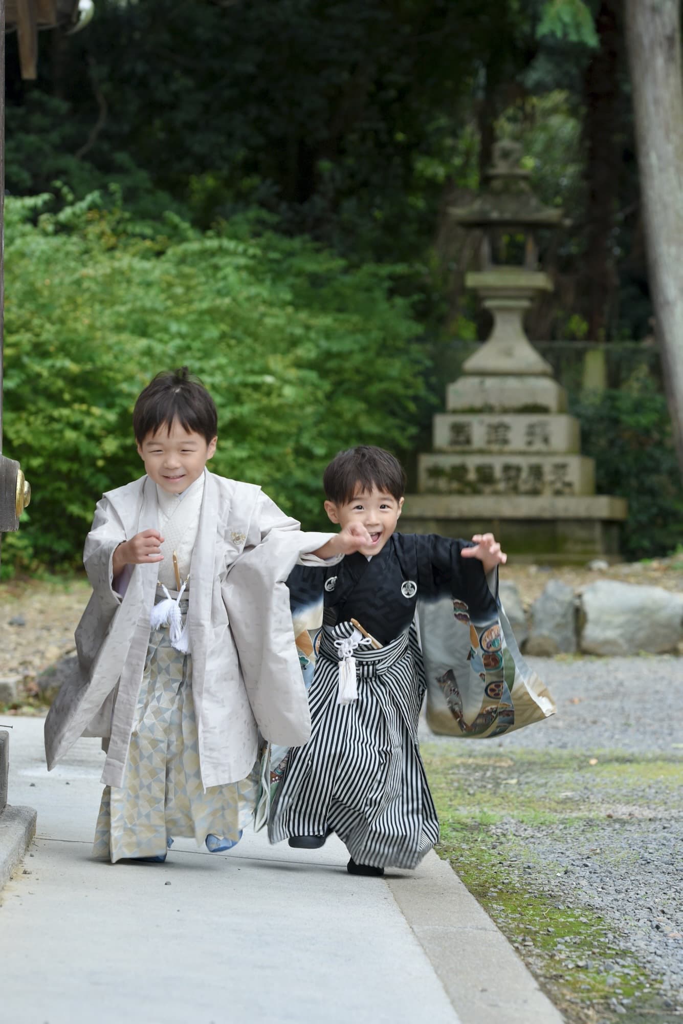 お宮参りや七五三の子供の写真