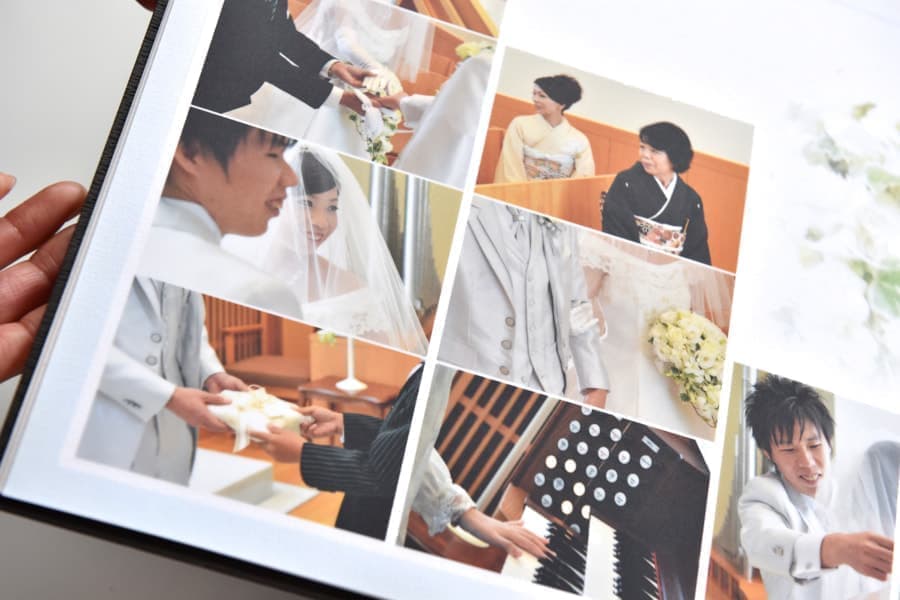 手作りで、自作では出来ない外注のフォトアルバムの中で安いリーズナブルで両親へのプレゼントに人気なフォトブック
