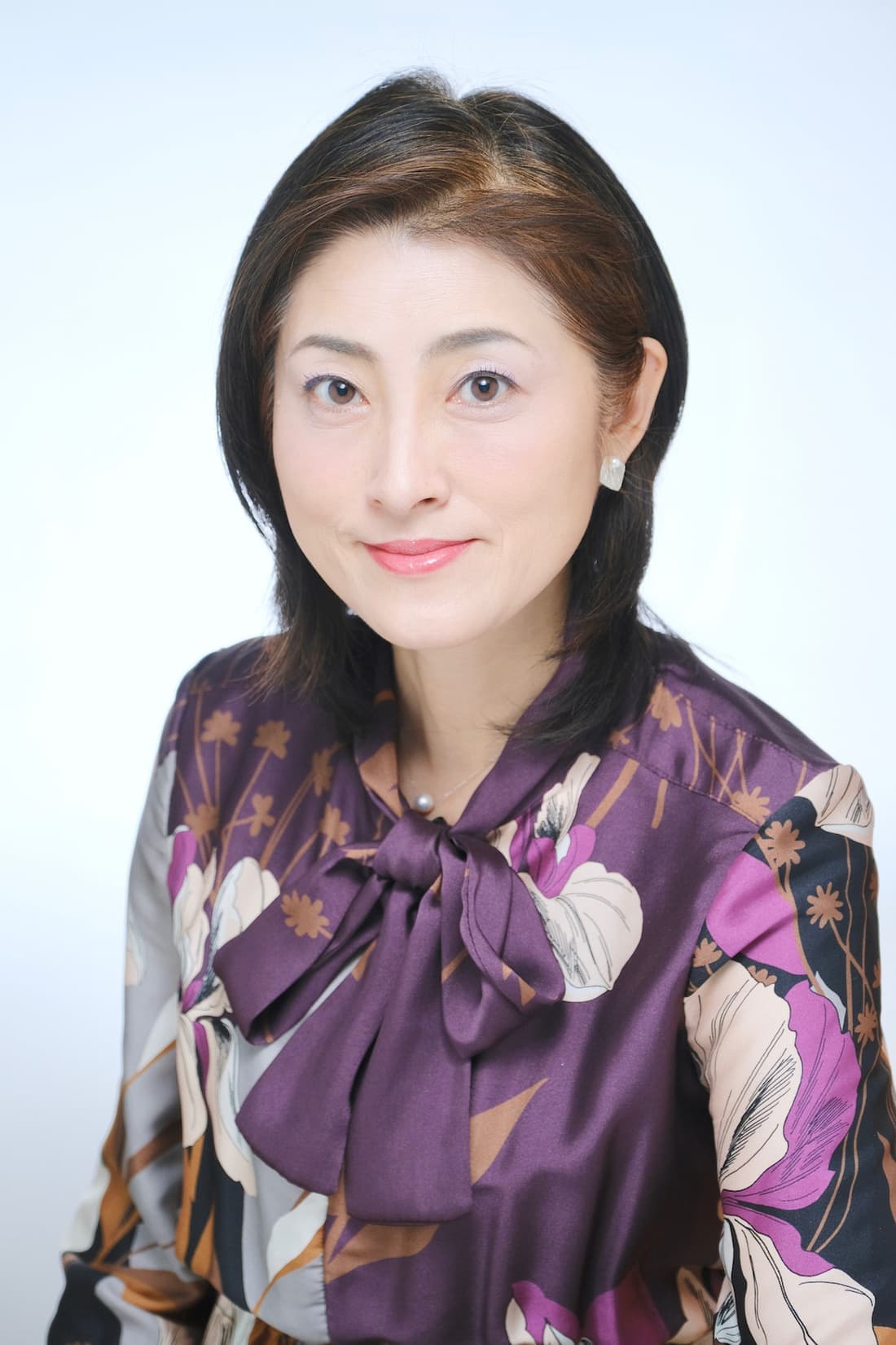 吉村薫子先生の1万人美人に変えたメイク教室