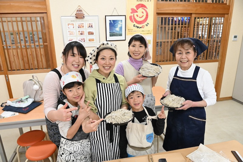 広告宣伝ようの蕎麦打ち写真