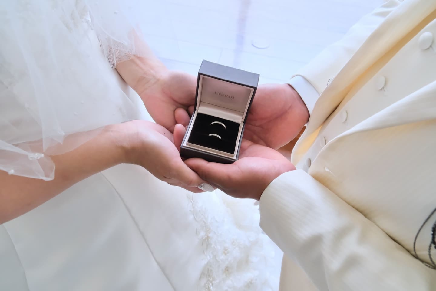 チャペルで結婚式と同じようなフォトウエディングの写真
