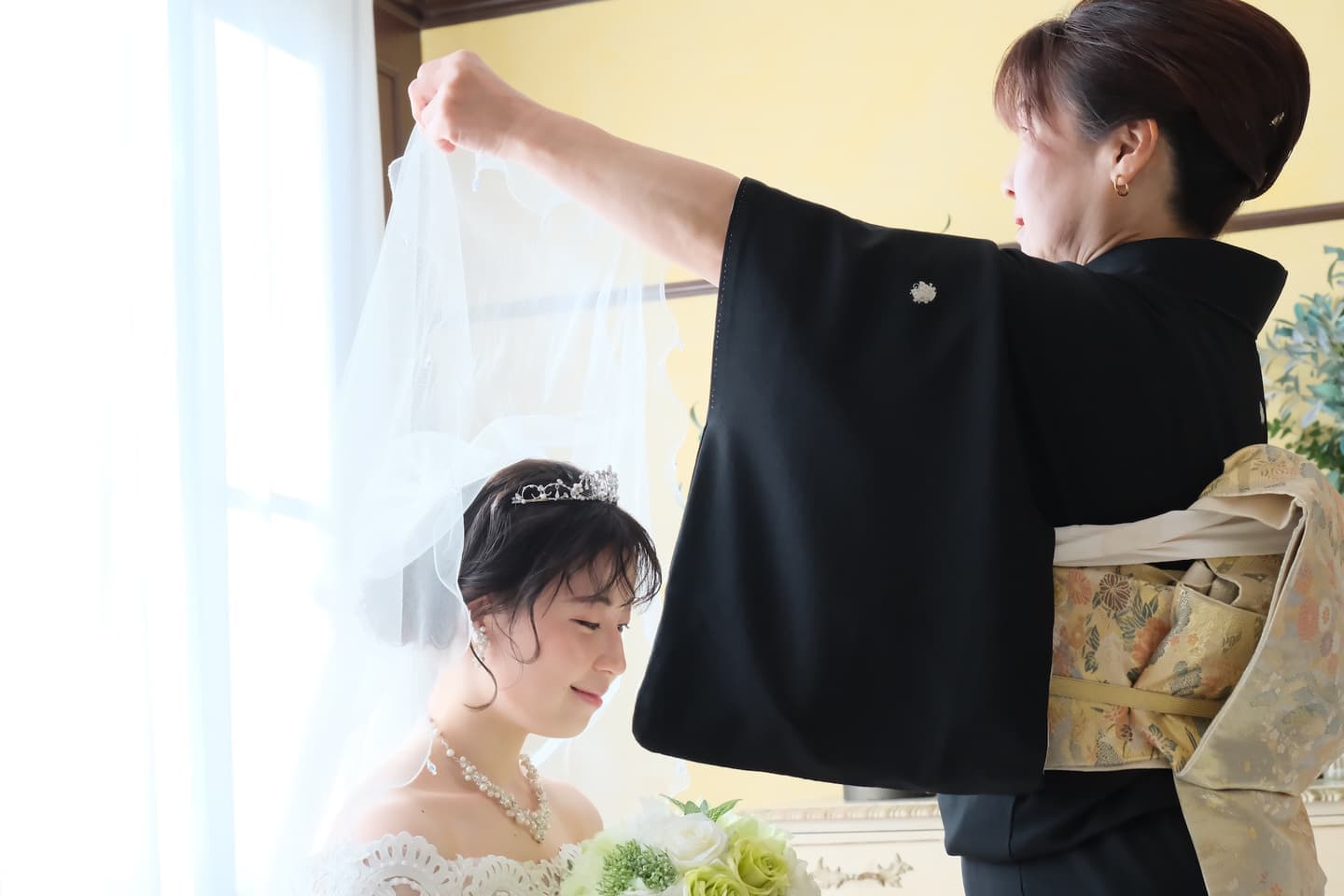 チャペルで結婚式と同じようなフォトウエディングの写真