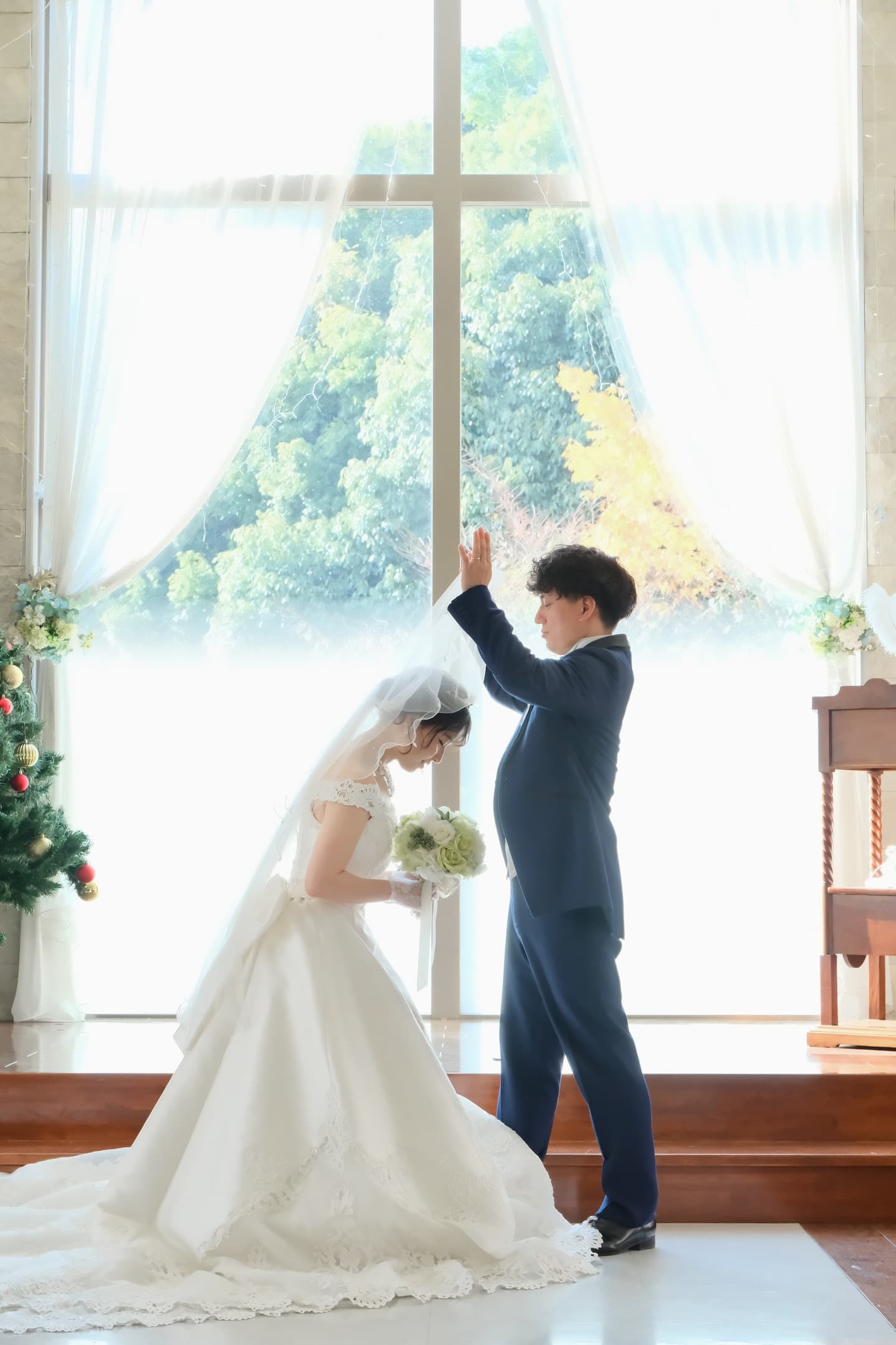 チャペルでのドレスフォトウェディングの写真
