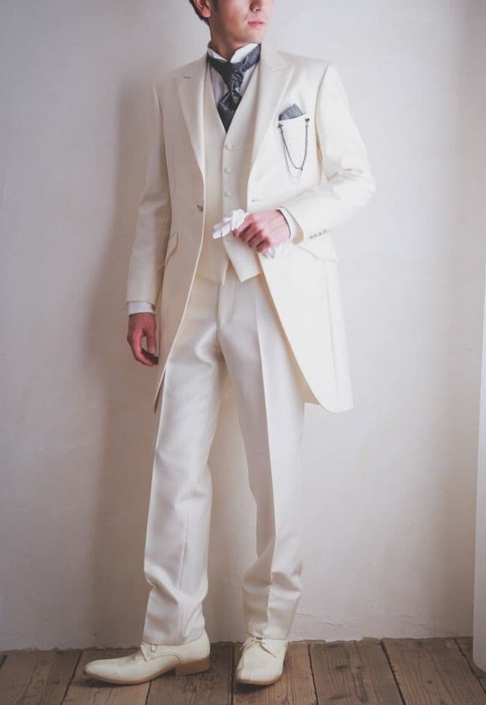 フォトウェディング用のタキシード