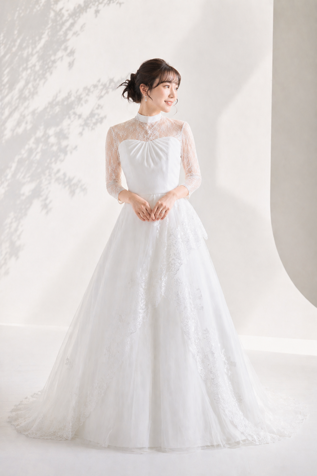 ウェディングドレスを着た女性