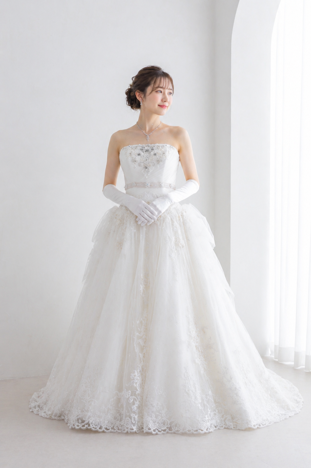 ウェディングドレスを着た女性