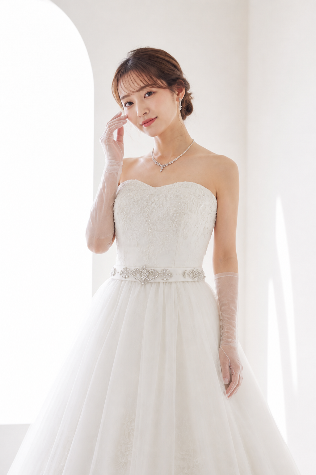 ウェディングドレスを着た女性