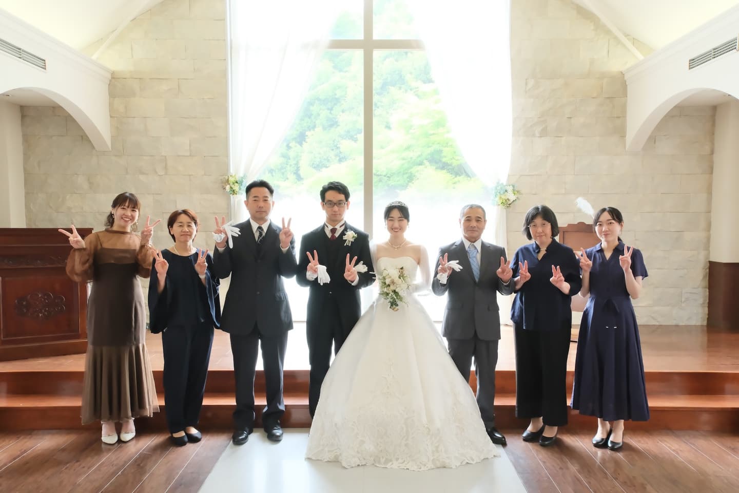 チャペルで結婚式みたいなフォトウエディングの写真