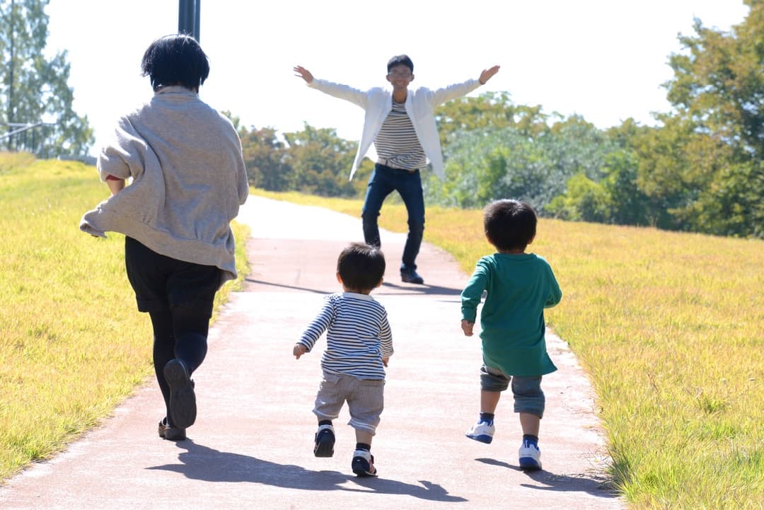 自宅や公園で家族写真