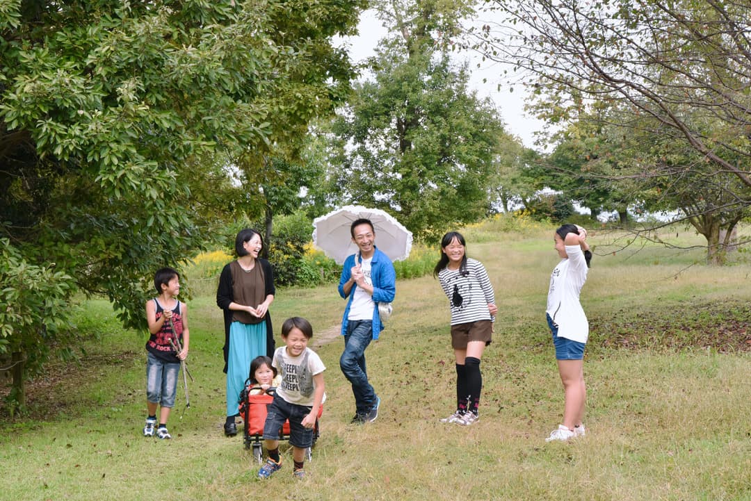 自宅や公園で家族写真