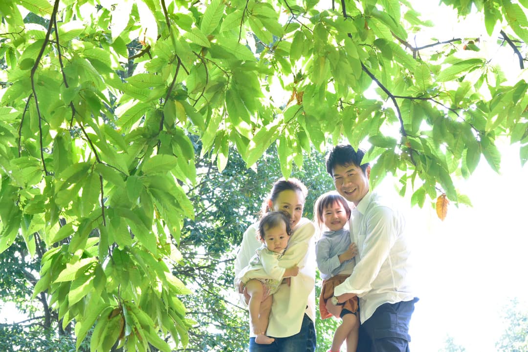 奈良の公園での家族写真