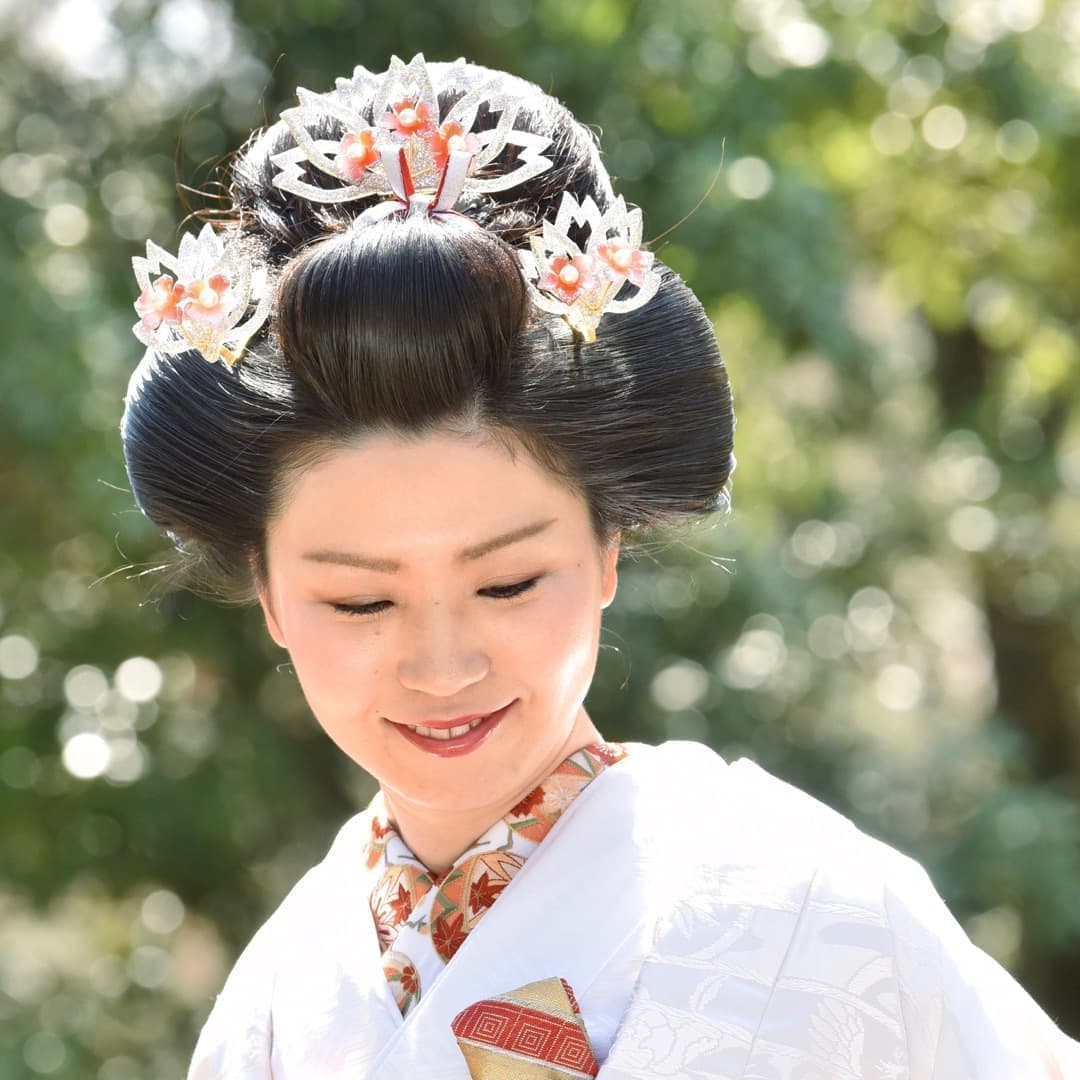結婚式髪型:花かんざし⑤金色