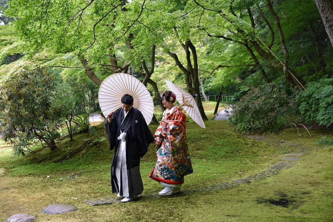 雨の前撮りと番傘の写真