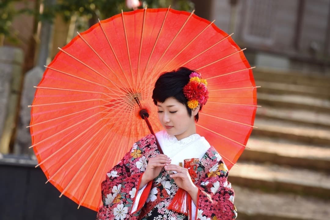 神社で結婚式の洋髪髪型ヘアスタイルの写真