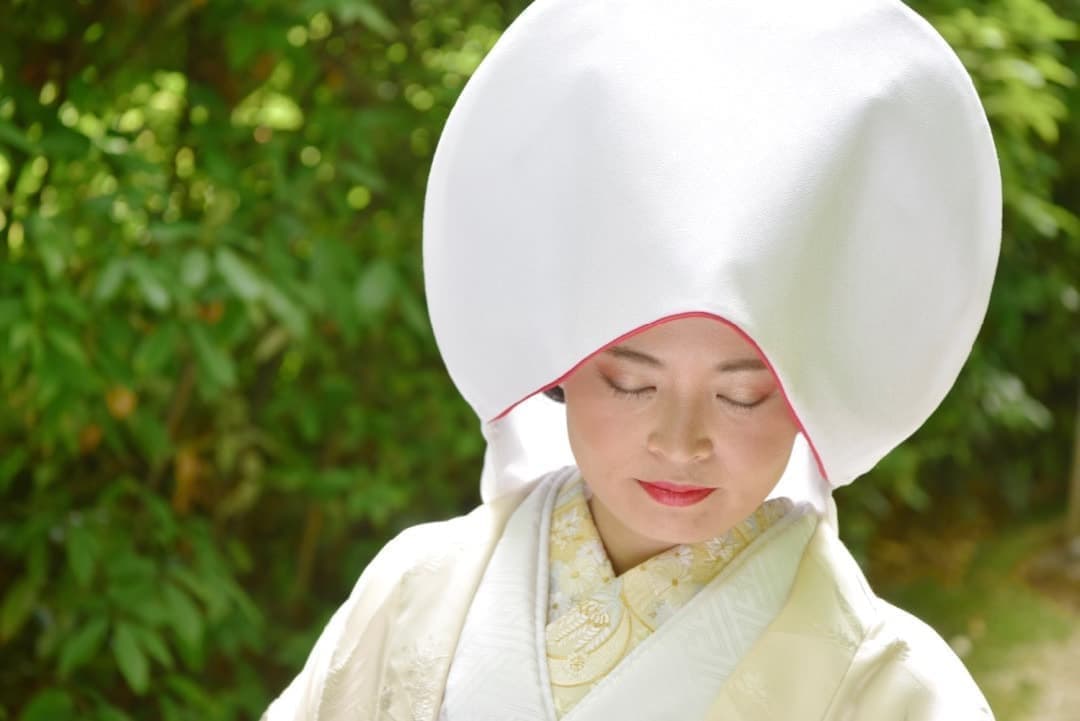 神社で結婚式の洋髪髪型ヘアスタイルの写真