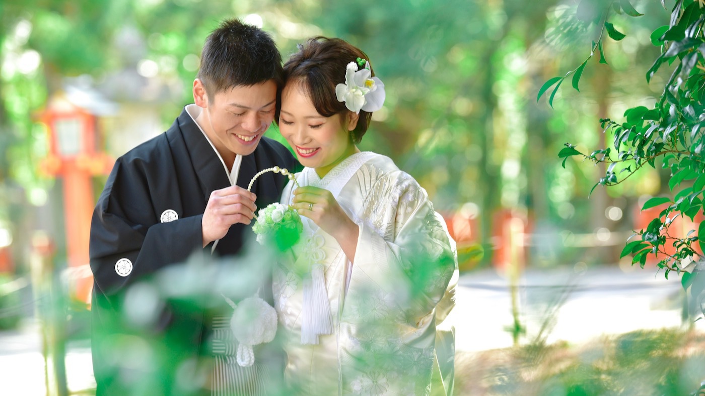 神社での白無垢結婚式の写真