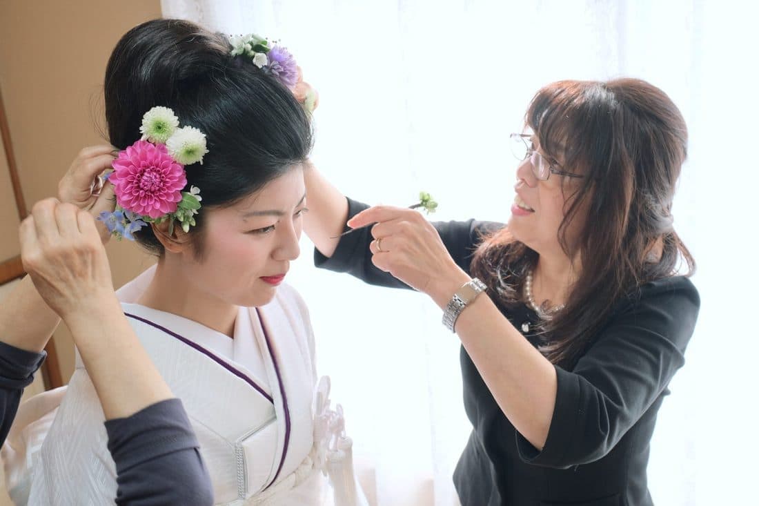 白無垢で茨木神社の結婚式