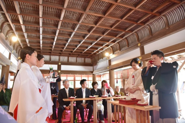 上賀茂神社で白無垢の花嫁