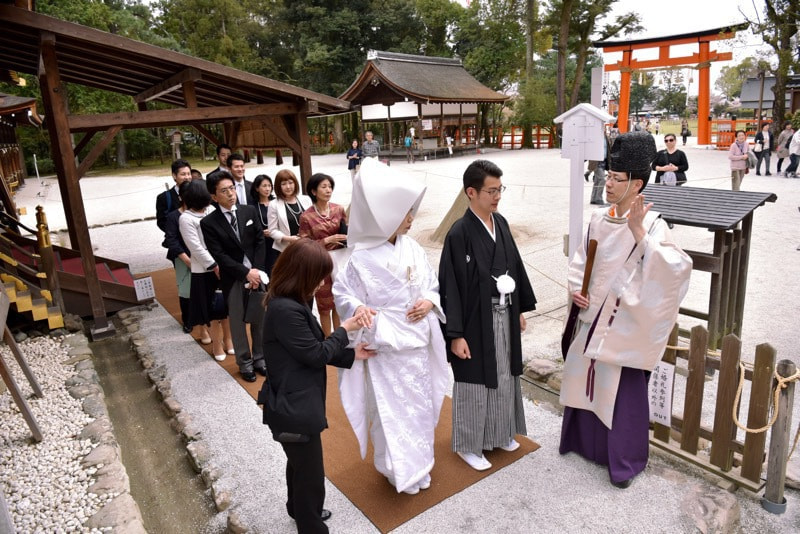 京都の上賀茂神社での神前結婚式の写真