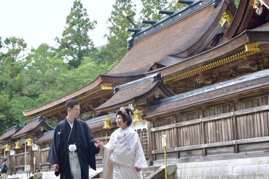 熊野本宮大社の結婚式の白無垢綿帽子