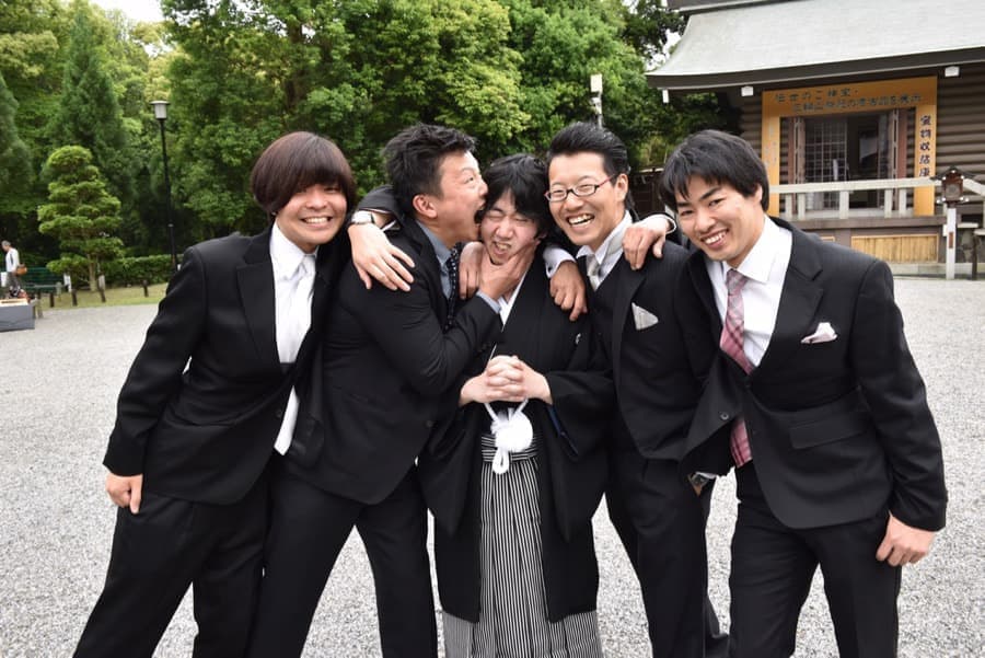 神社で神前結婚式の挙式当日の写真