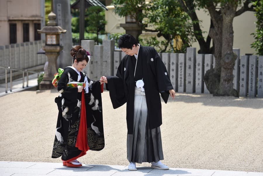 神社で神前結婚式の挙式当日の写真