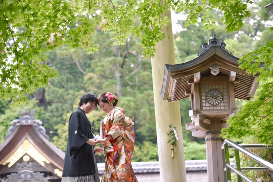 神社で神前結婚式の挙式当日の写真