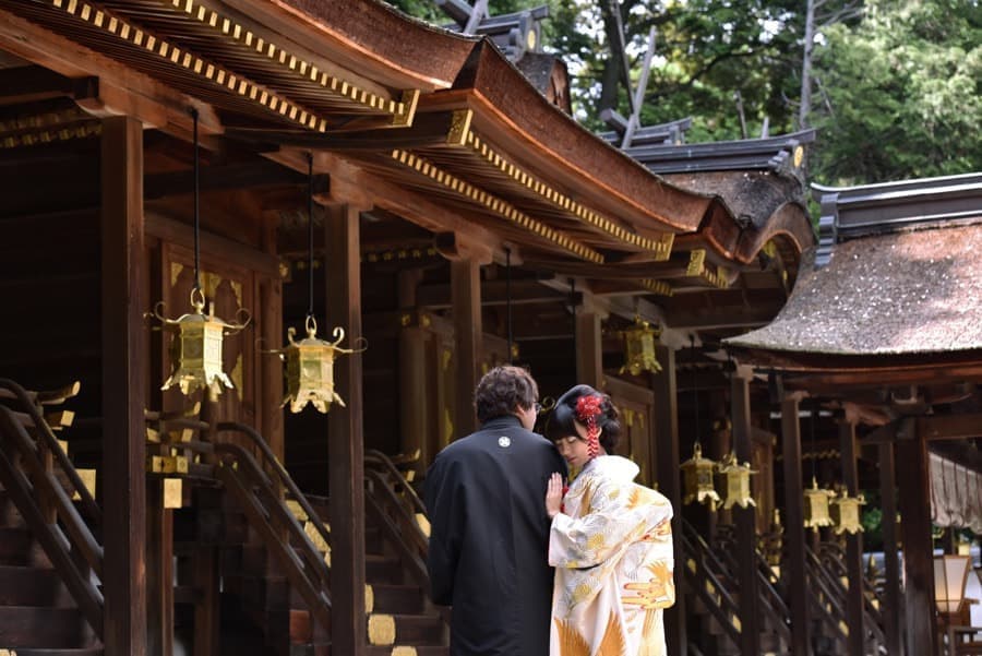 神社で神前結婚式の挙式当日の写真