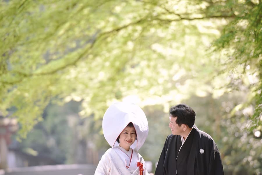 神社で神前結婚式の挙式当日の写真