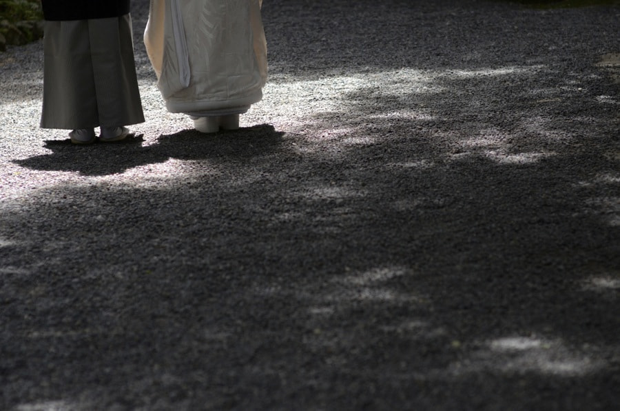 神社で神前結婚式の挙式当日の写真