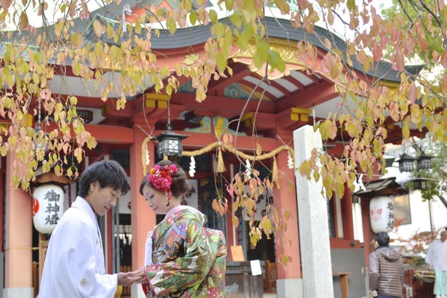 神社で神前結婚式の挙式当日の写真