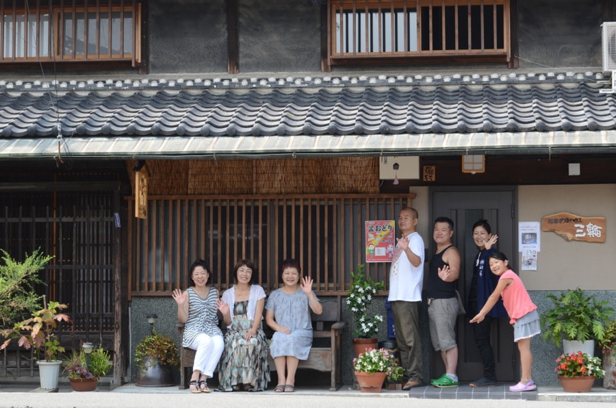 奈良でどこにでもあるホテルと違う宿泊施設で、じゃらんだけではではわからない撮影前日から観光名所に行くために宿泊する安いゲストハウスや旅館の写真