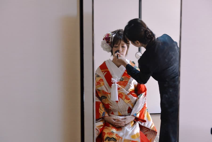 神社で神前結婚式の挙式当日の写真