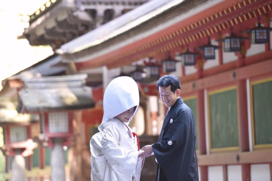 神社で神前結婚式の挙式当日の写真