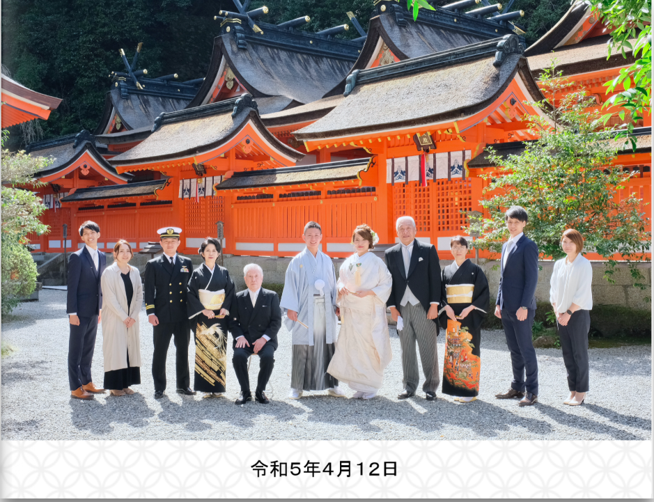 神社での結婚式の写真