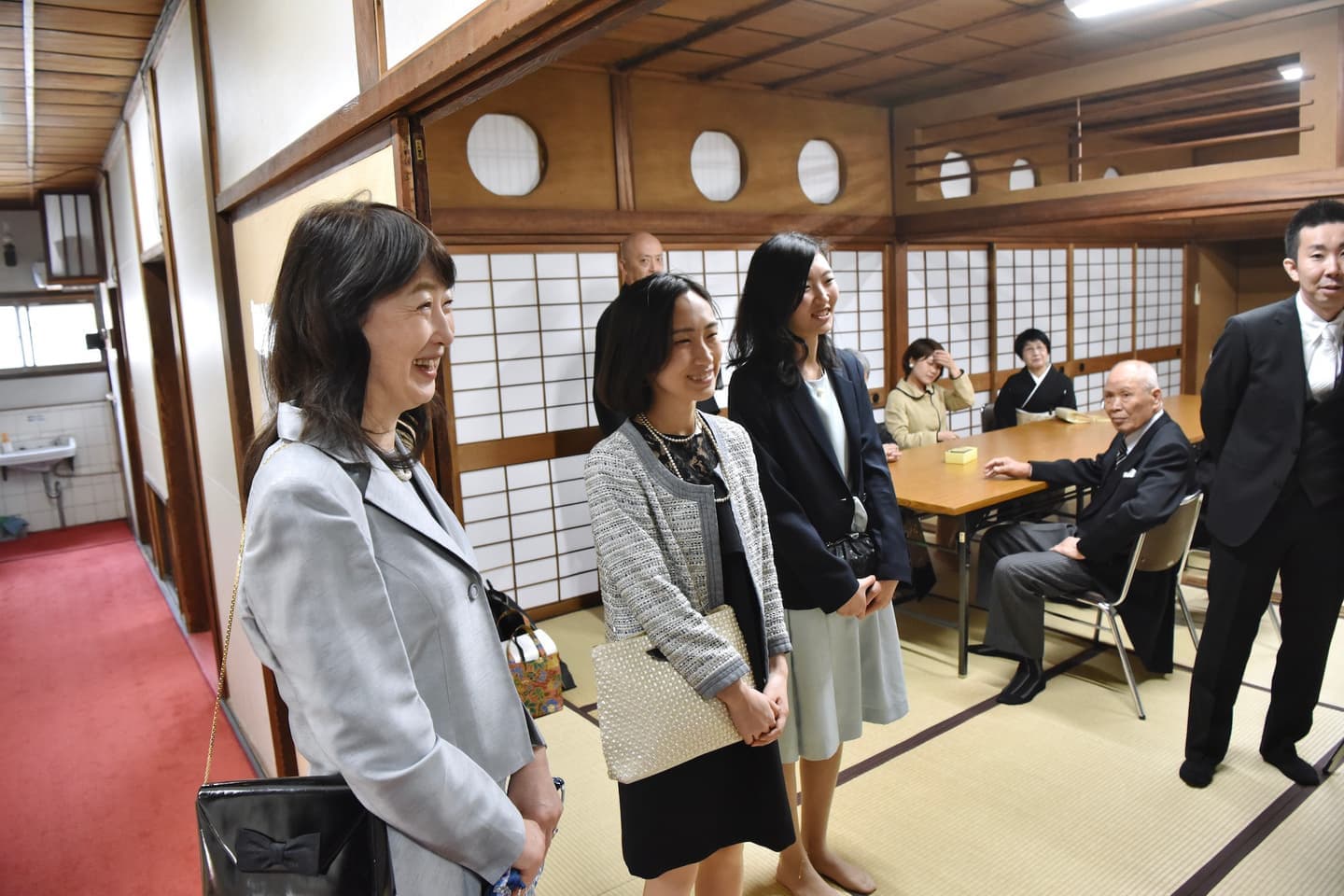 難波八坂神社の結婚式の洋髪白無垢