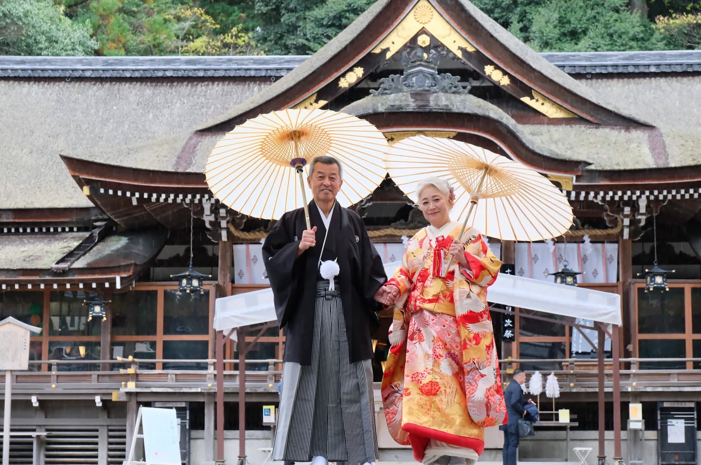 和装衣装で大神神社で結婚式の写真