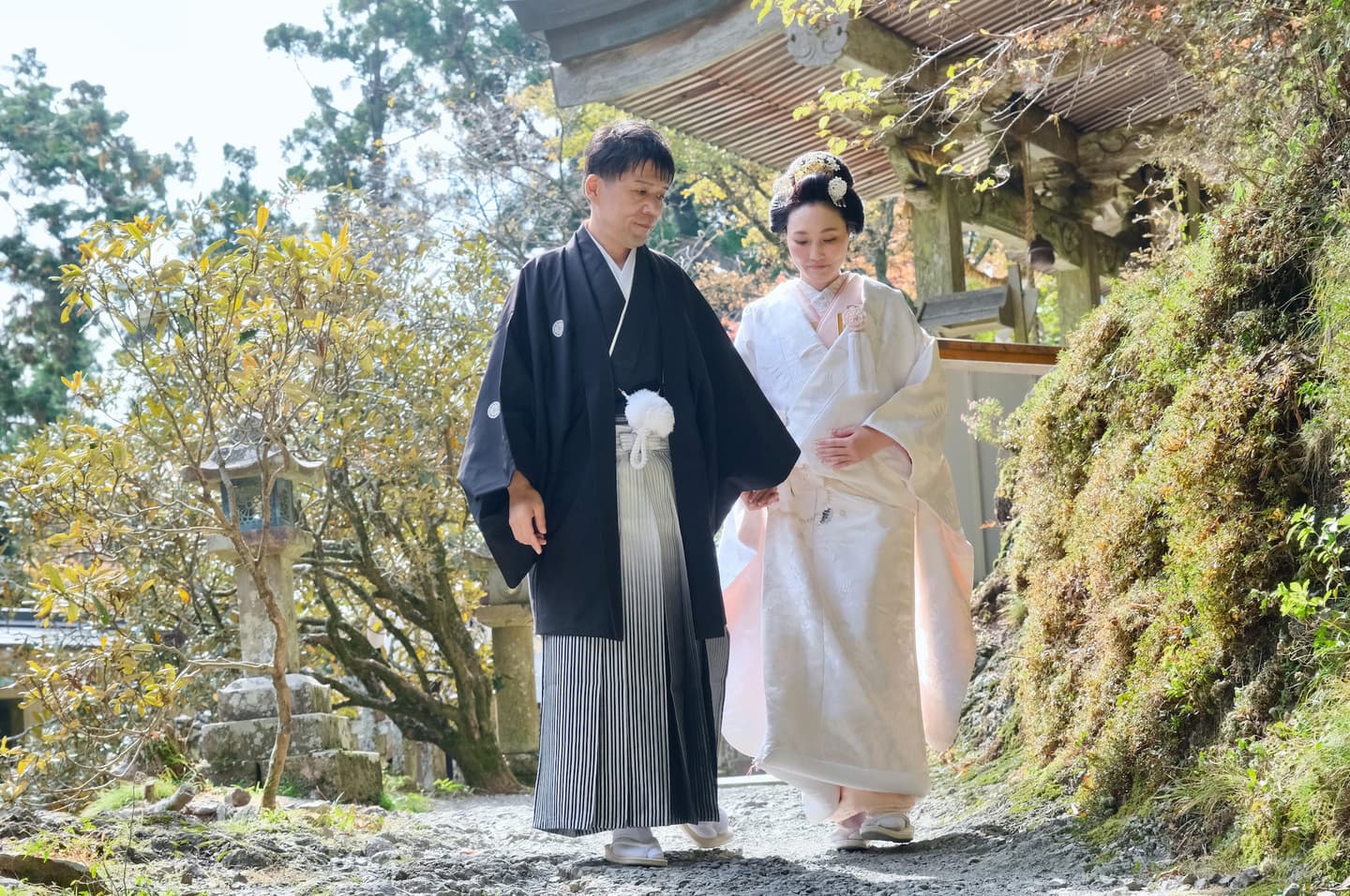 和装衣装で玉置神社で結婚式の花嫁