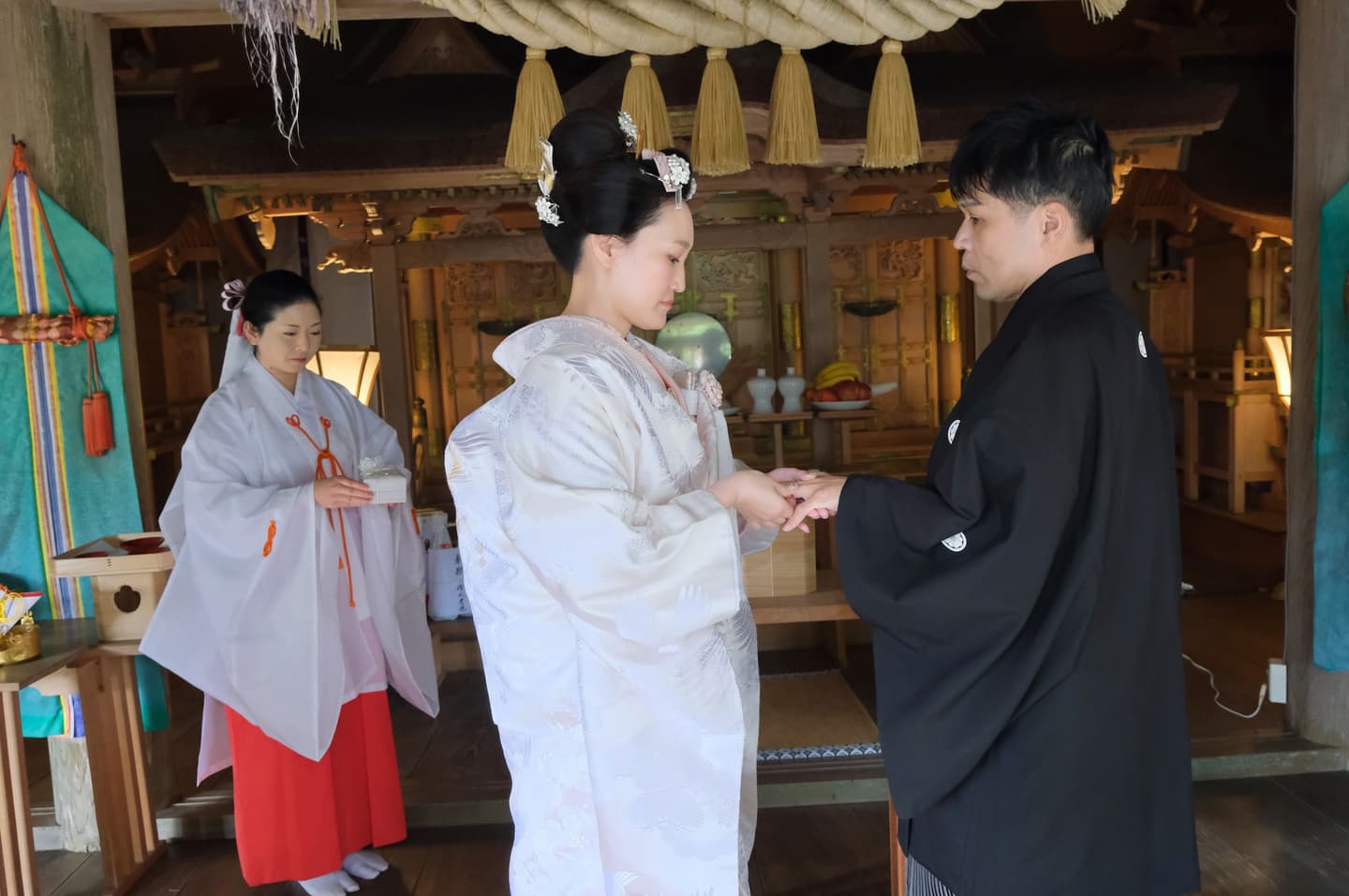 和装衣装で玉置神社で結婚式の花嫁