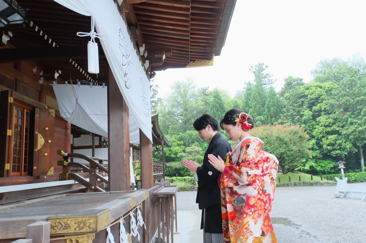 和装衣装で大神神社で結婚式の写真