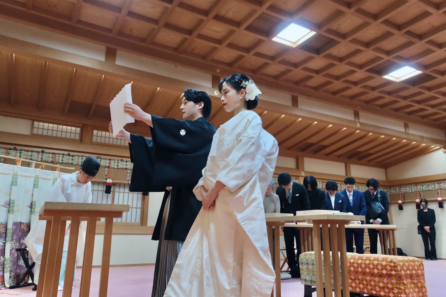 和装衣装で大神神社で結婚式の写真