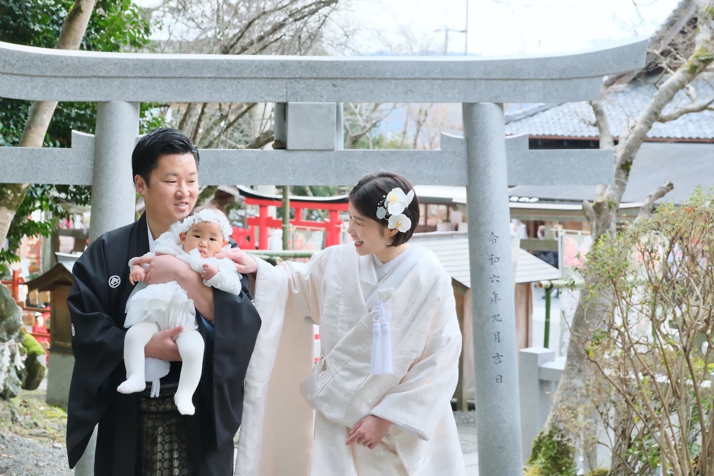 出雲大神宮で結婚式の和装の新郎新婦さん