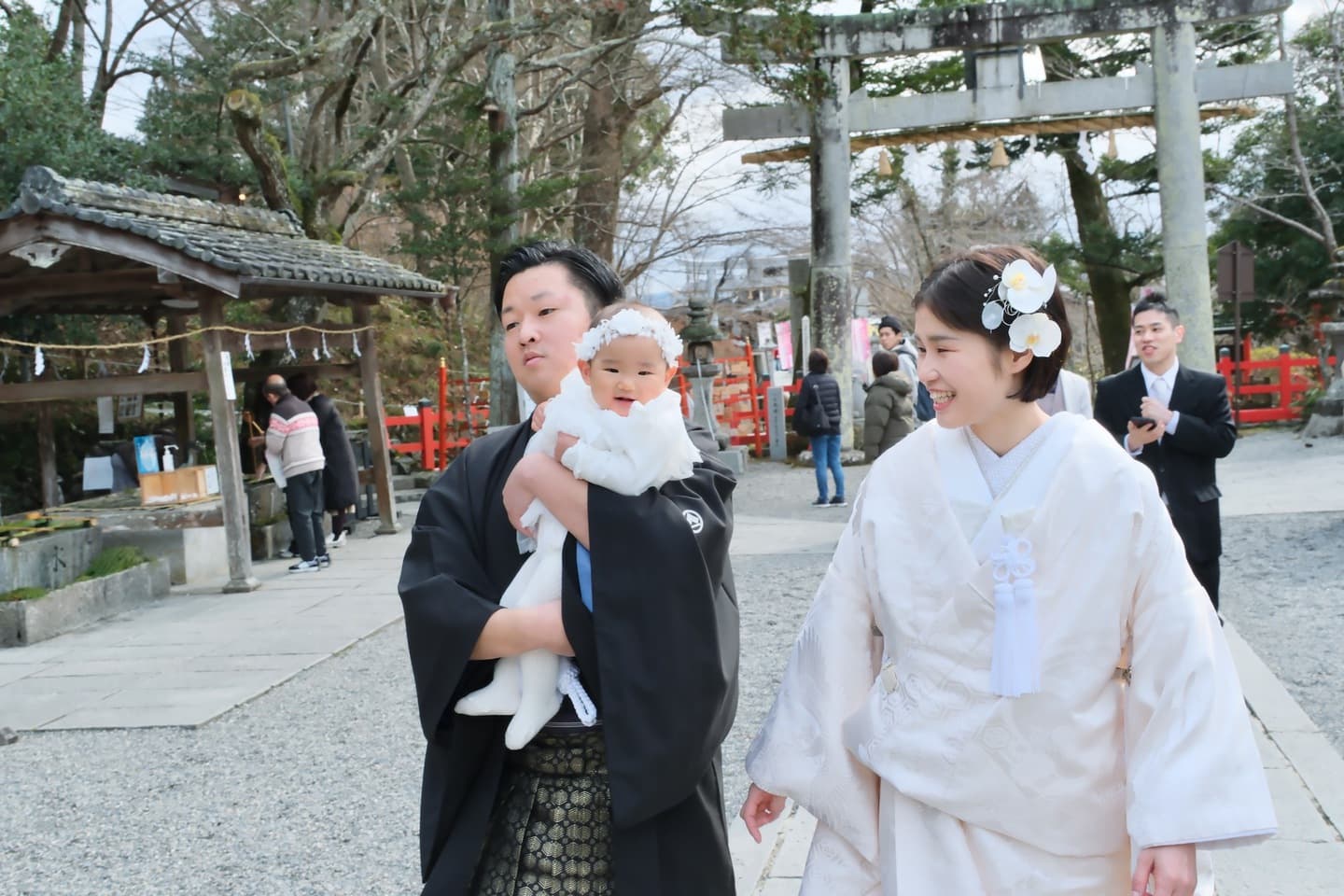 出雲大神宮で結婚式の和装の新郎新婦さん