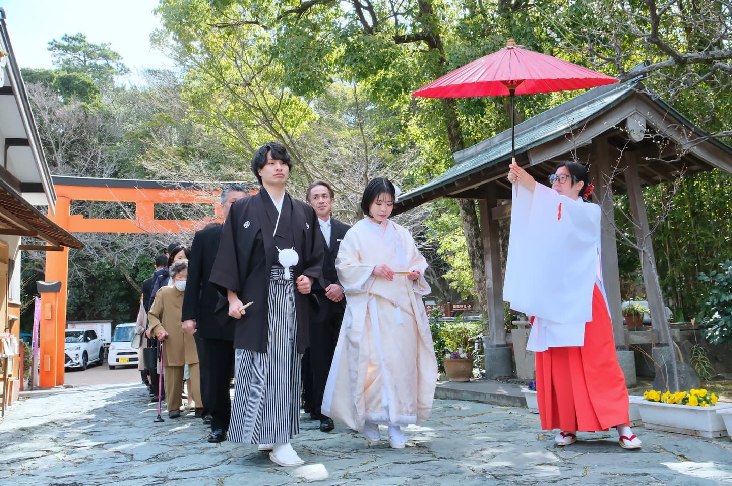 和装衣装で玉津島神社で結婚式の花嫁