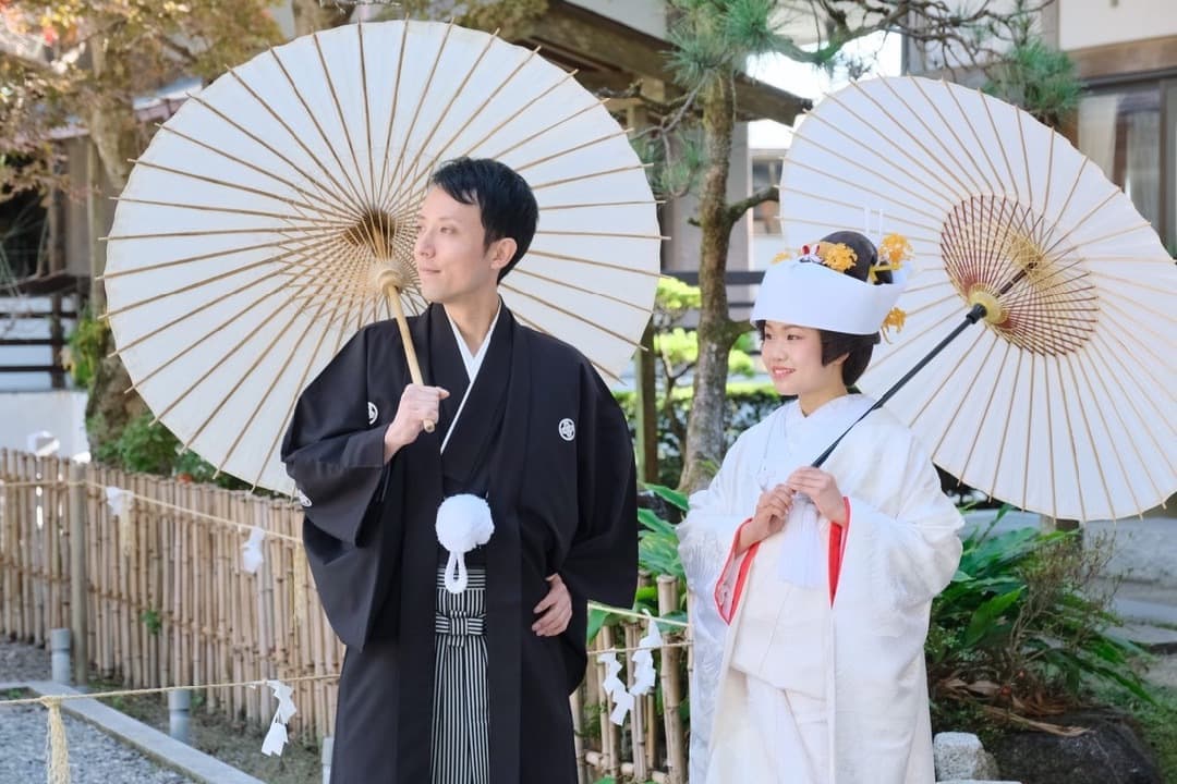 熊野那智大社で結婚式の花嫁